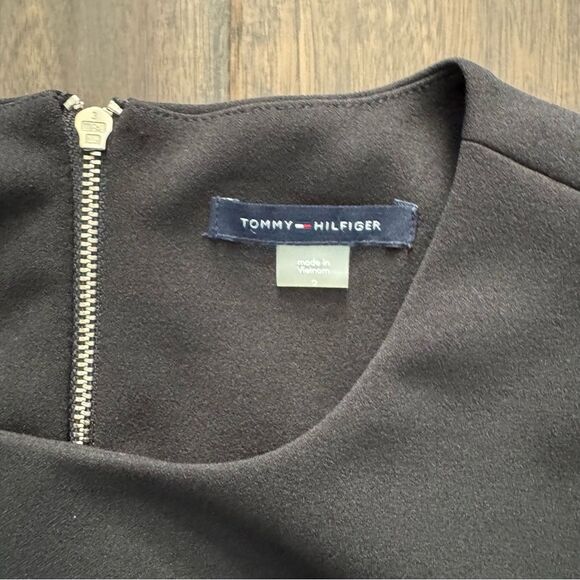 Tommy Hilfiger Black Short Sleeve Cold Shoulder Shift Dress 2 - Picture 3 of 4